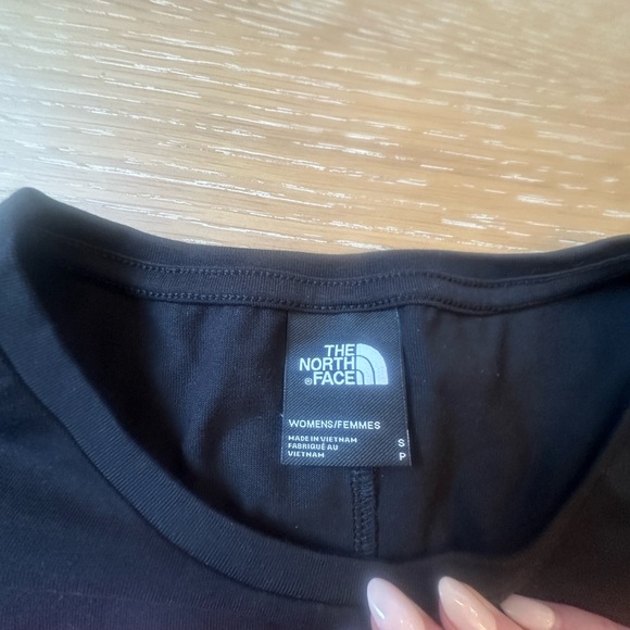 The North Face Cropped Short Sleeve Tee - Picture 3 of 4